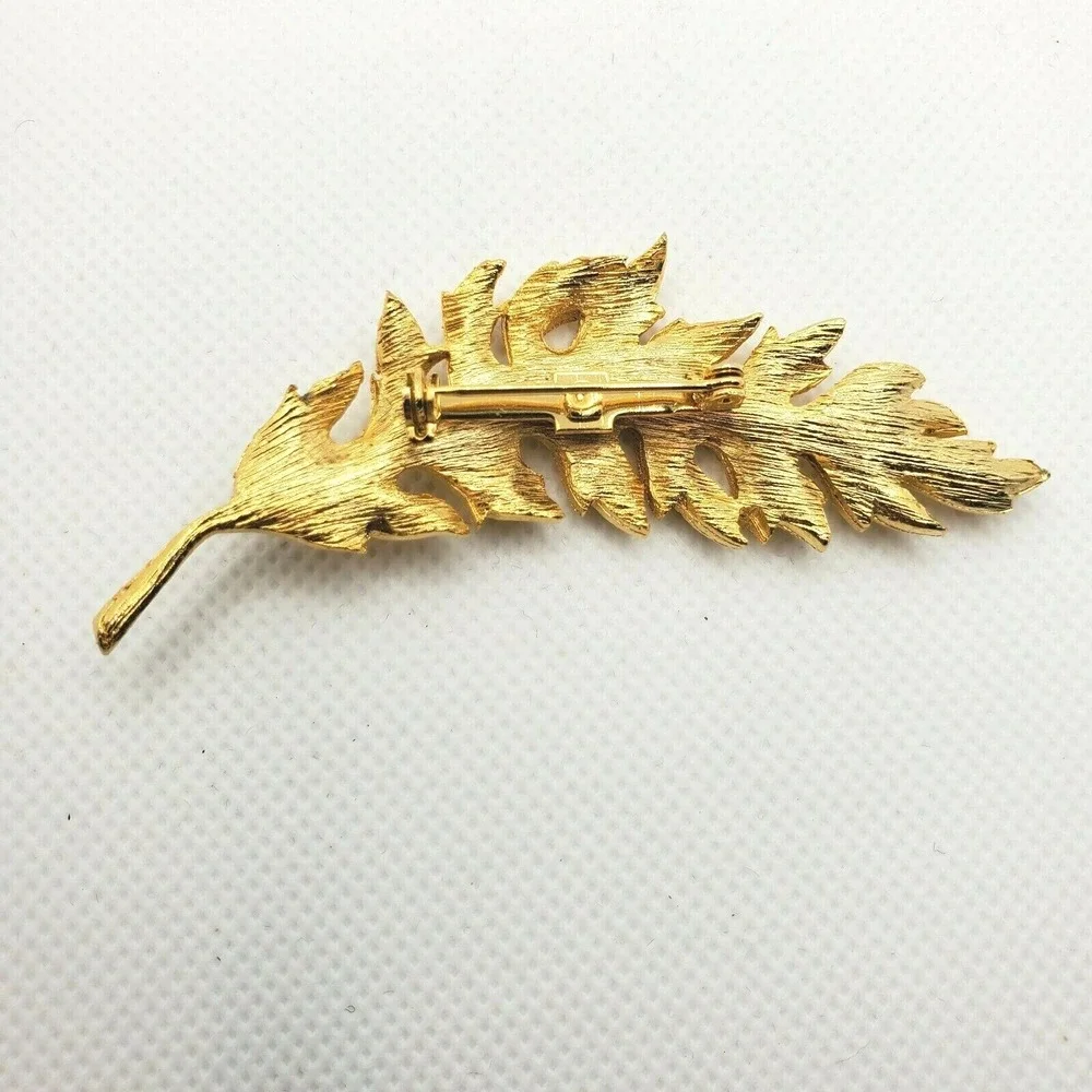 Vintage Brushed Textured Gold Tone Leaf Pin Brooch Jewelry Fall Autumn